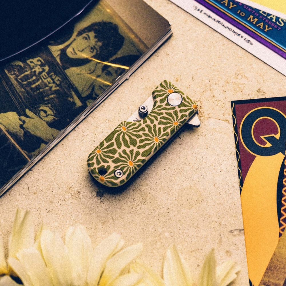 The Moss Blossom Microblade